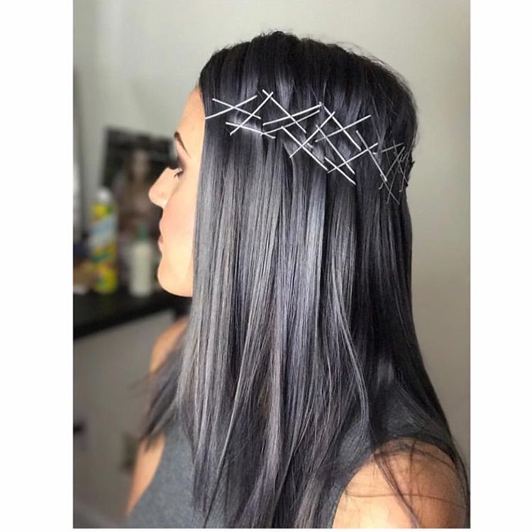 COLOR CARBÓN O CHARCOAL HAIR UNA TENDENCIA QUE ESTA ARRASANDO ENTRE