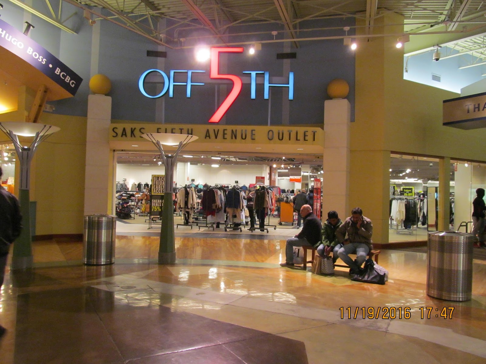 Trip to the Mall Great Lakes Crossings Outlets (Auburn Hills, Michigan)