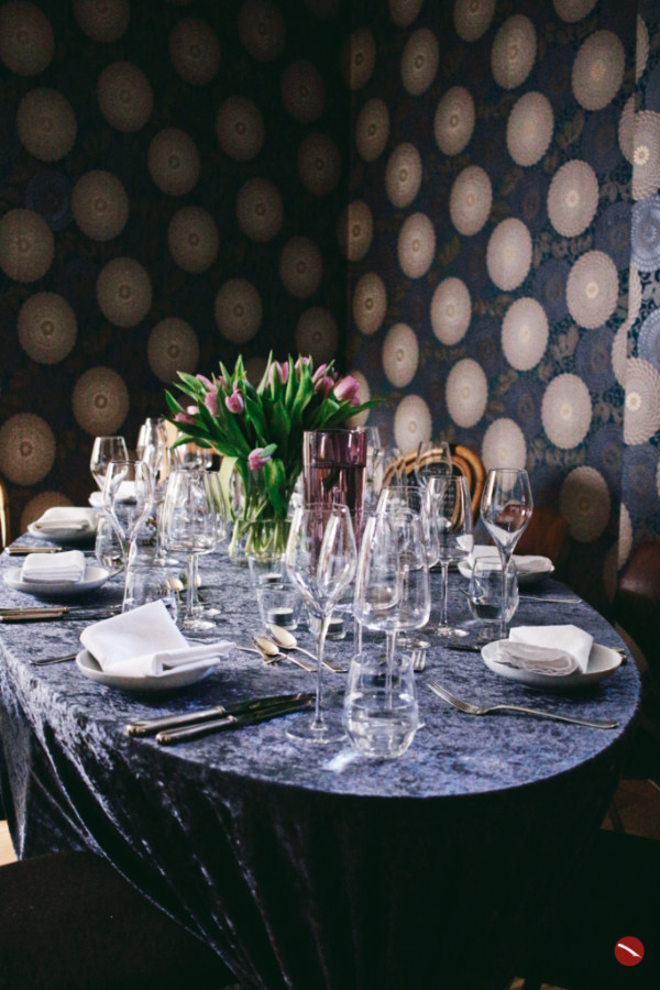 Arthurs Tochter Supperclub – der gedeckte Tisch. | Arthurs Tochter – Der Blog für Food, Wine, Travel & Love #supperclub #gedeckter_Tisch #gäste #menü #passende_weine #ochsenbäckchen #ochsenbacken Arthurs Tochter Supperclub – der gedeckte Tisch. | Arthurs Tochter – Der Blog für Food, Wine, Travel & Love #supperclub #gedeckter_Tisch #gäste #menü #passende_weine #ochsenbäckchen #ochsenbacken