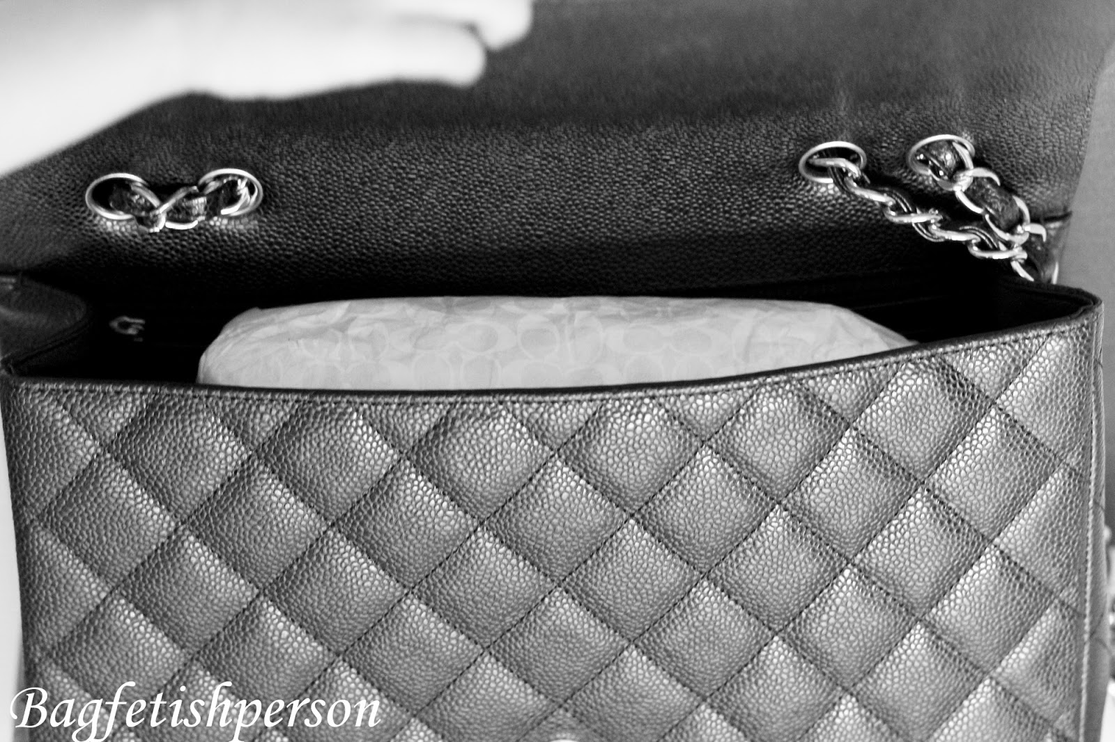 Trendy Mini Flap Handbag, Women's Faux Leather Chain Crossbody Bag, Stylish  Top Handle Purse,a Handbag Wrapped In A Silk Scarf, Fashion Chain Small Bag  - Temu