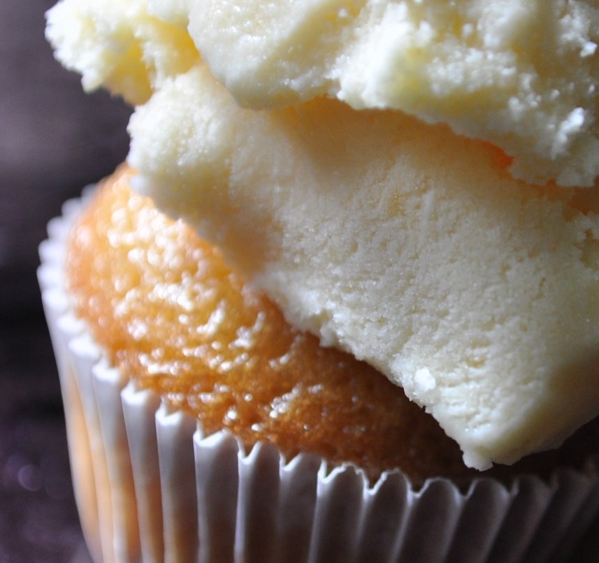 Teacher, Baker, Gourmet Meal Maker: Buttermilk Vanilla Mini Cupcakes ...