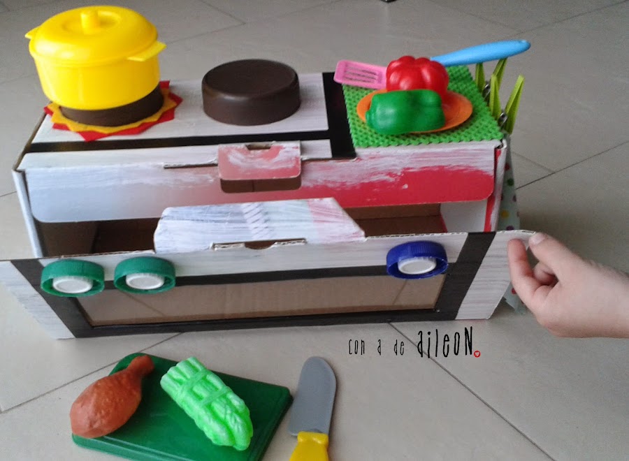recycled kitchen, diy kitchen, children, niños, cocina reciclada, juguete casero