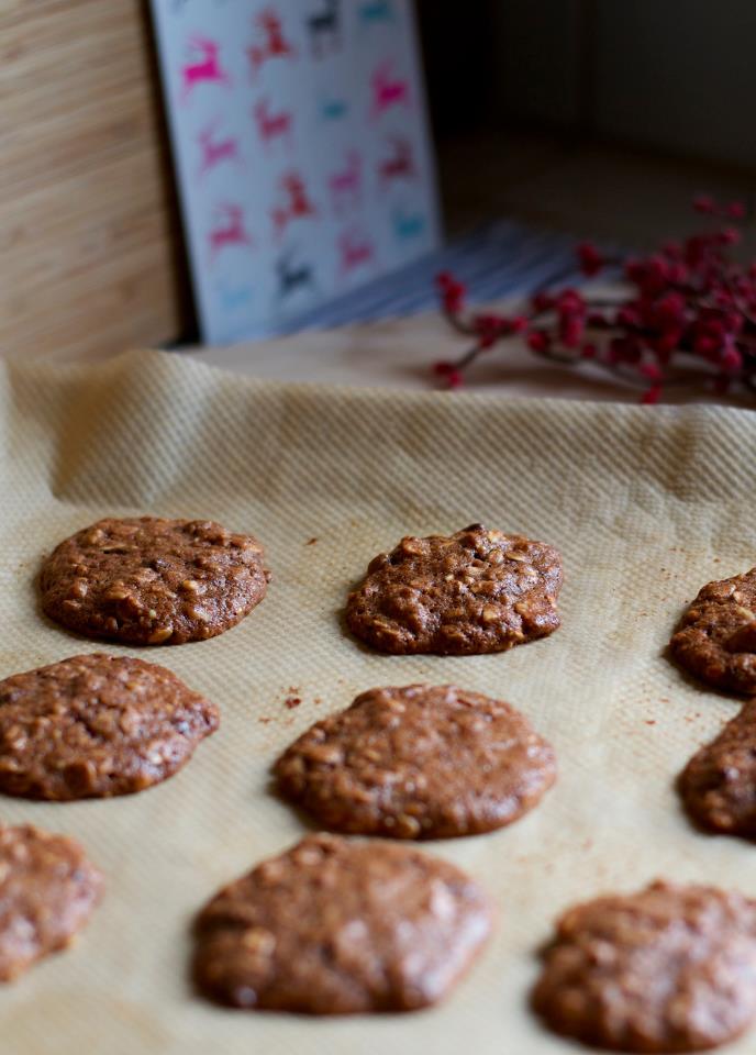 Recipe: Chocolate chip cookies with almonds and oats · Kitchen & Aroma