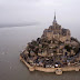 El Monte Saint-Michel se vuelve isla por la marea del siglo 