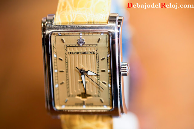 CUERVO Y SOBRINOS historiador amarillo