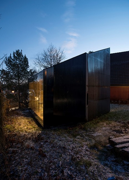 10-JVA-Micro-Architecture-with-the-Writer-s-Cottage-www-designstack-co