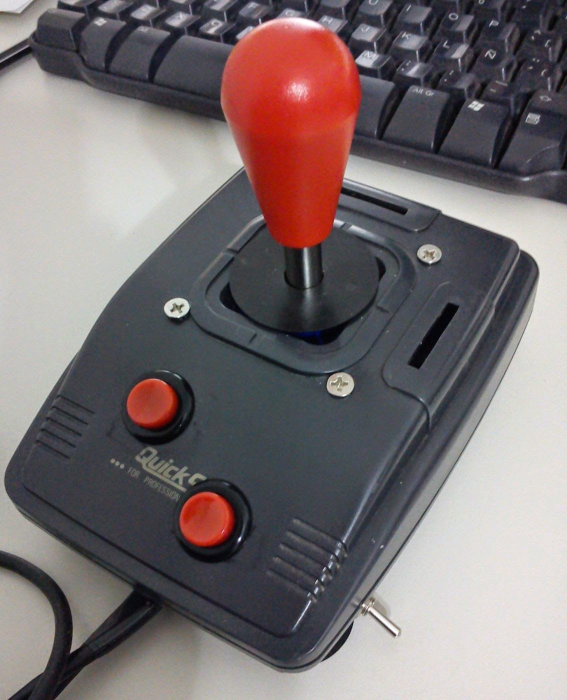 Mini mando arcade para C64