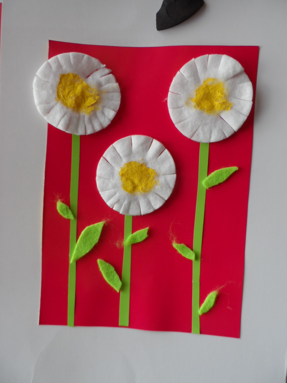 аппликация цветов из ватных дисков. поделки из ватных дисков. поделки из ватного диска. цветы. поделка цветы.