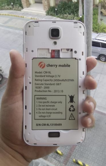 Cherry Mobile Omega XL Battery, Micro SD and SIM Slots