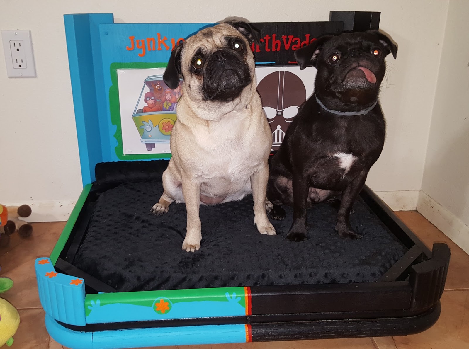 Darlene's Recycled Creations: Scooby Doo & Star Wars dog bed