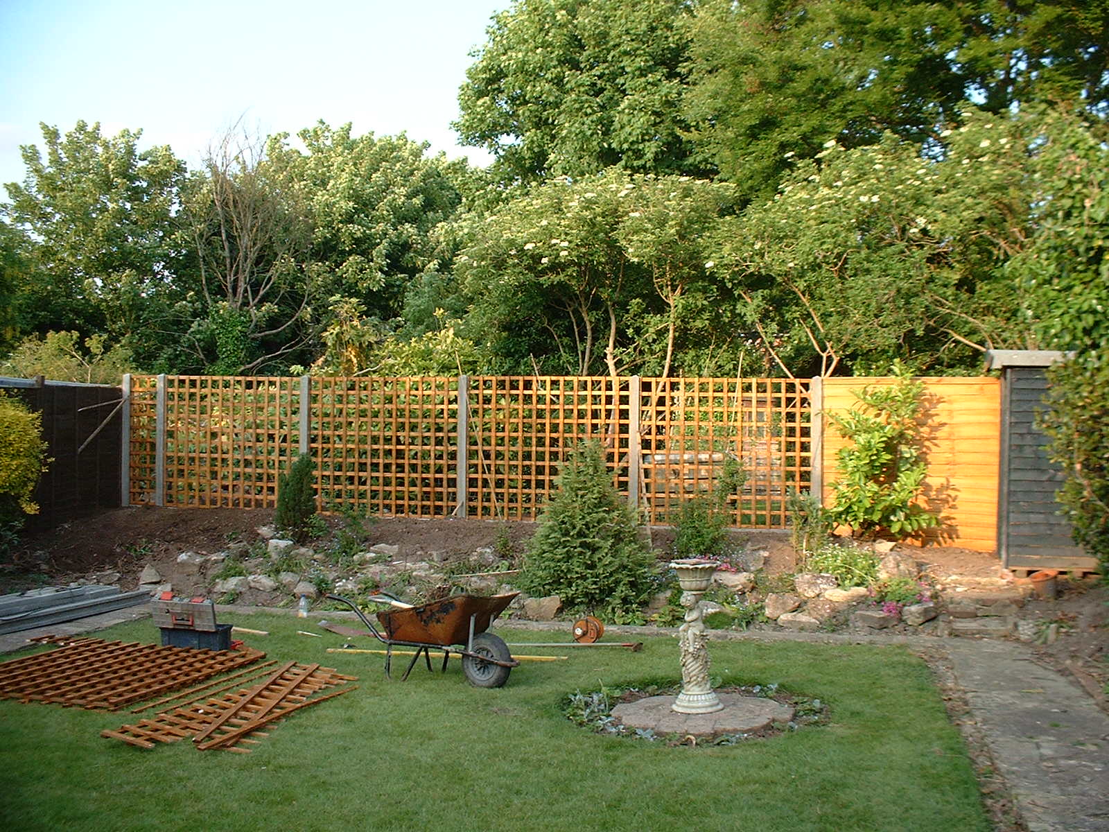 Classic Gardens 07718 057 162 Fencing / Trellis
