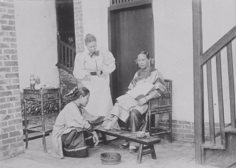 Bound To Be Beautiful 30 Scary Vintage Photos of Chinese Women With