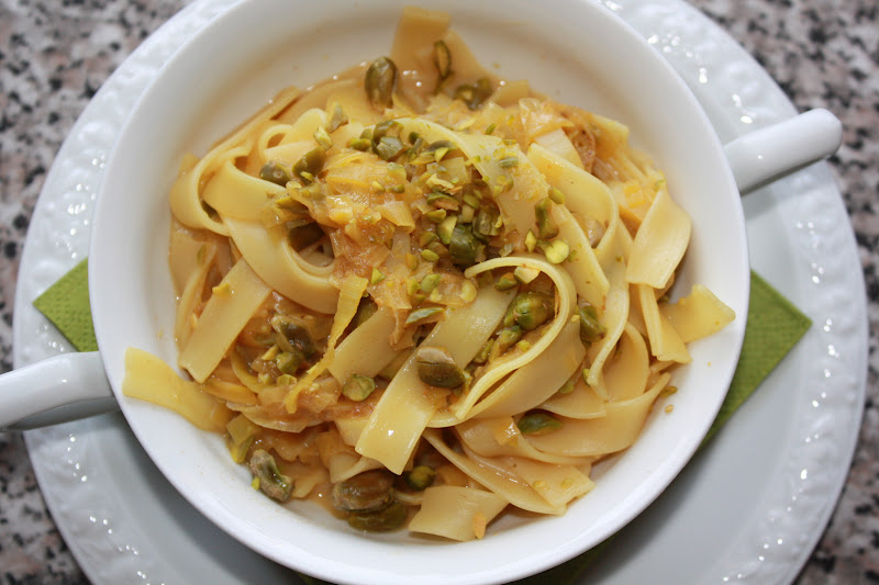 dies´und das und süsse Sachen...: Safran-Lauch-Nudeln mit Pistazien
