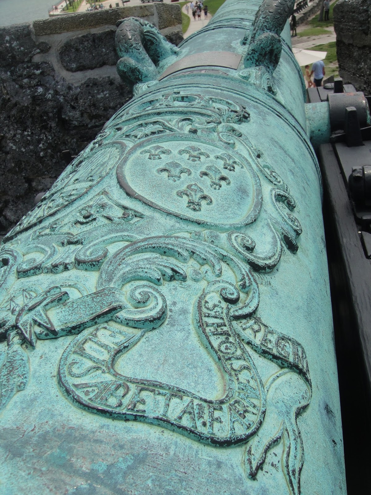 Hispanic Ancestors El Cañón y la Heráldica (in Spanish)