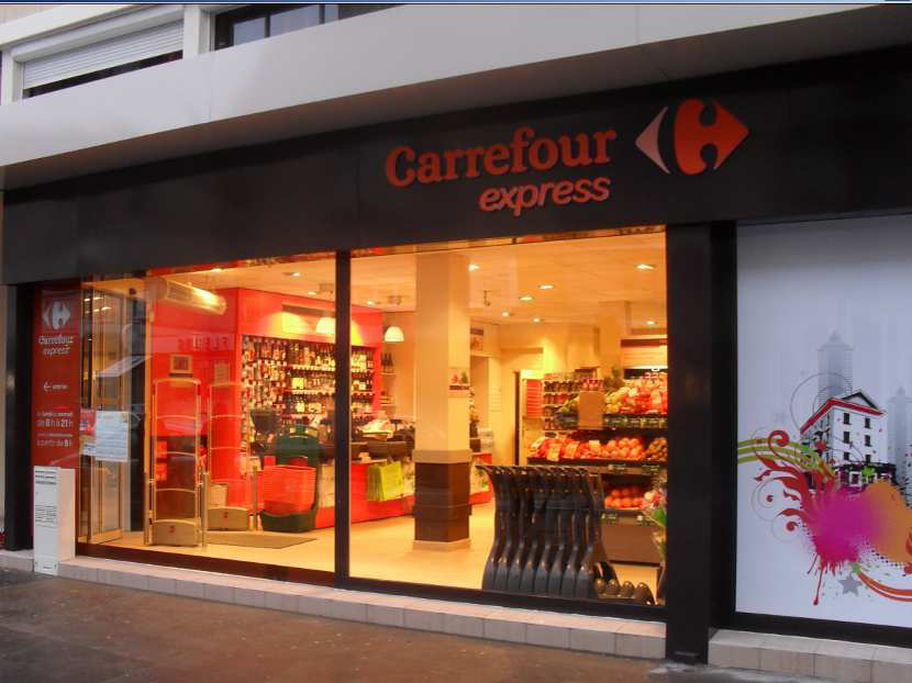 Carrefour Express inaugura primeira loja 24 horas no país