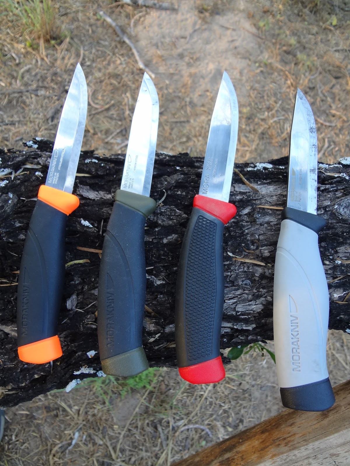 Woods Roamer MORA KNIVES