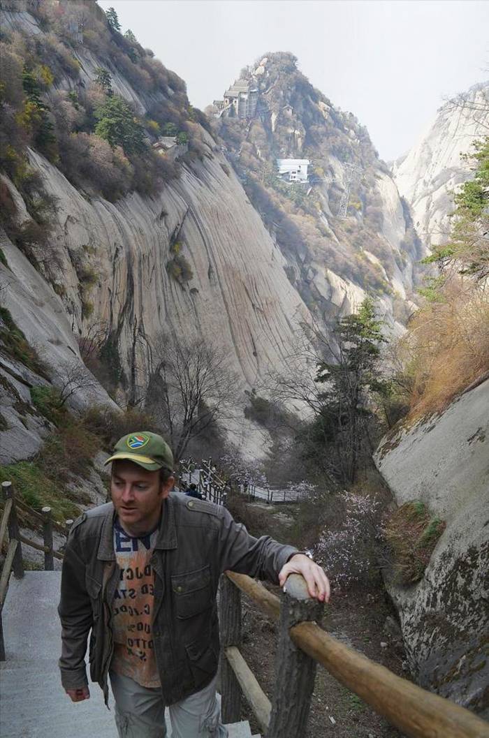 Huashan - The Most Dangerous Mountain Route in China Mount Hua Shan is located near the southeast corner of the Ordos Loop section of the Yellow River basin, south of the Wei River valley, at the eastern end of the Qin Mountains, in southern Shaanxi province. It is part of the Qin Ling Mountain Range that divides not only northern and southern Shaanxi, but also China.