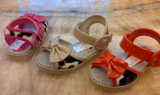 Eceran & Grosir kualitas sepatu anak anak dan baju di Jakarta Indonesia