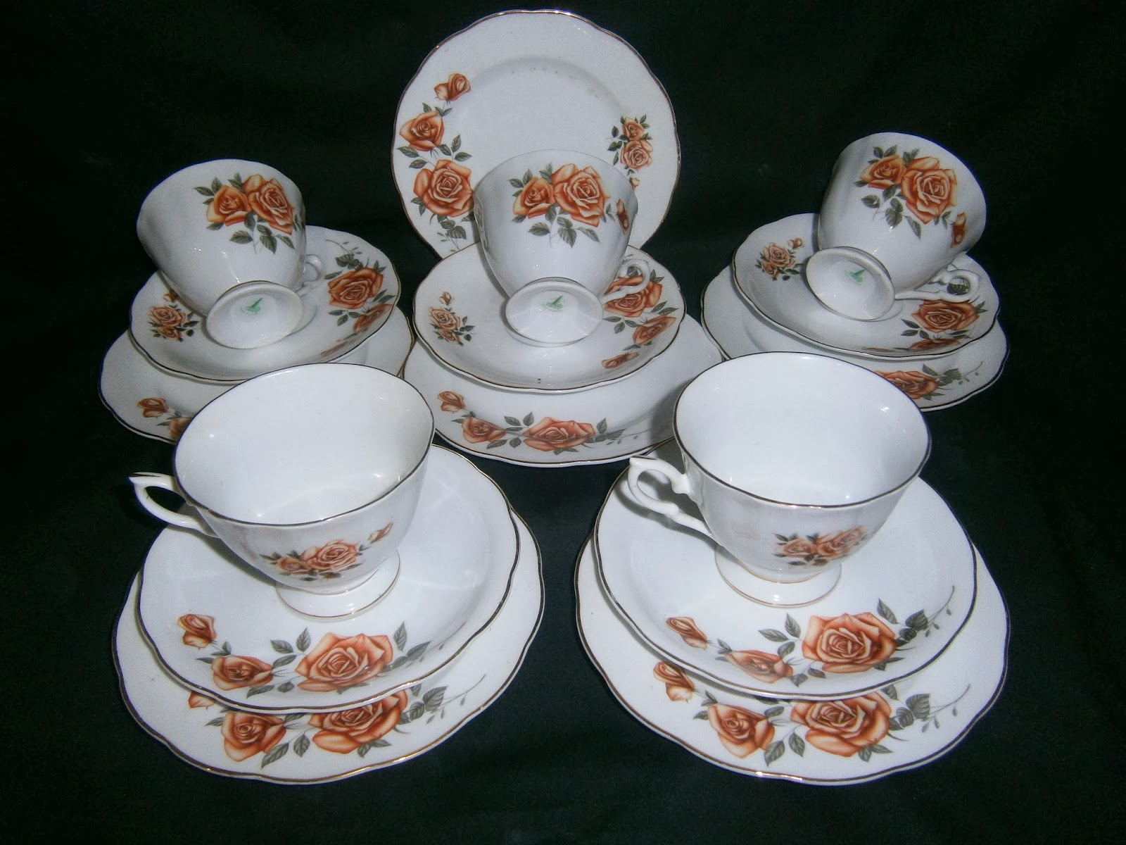TEA/DINNER SETS/ TUREENS & BOWLS