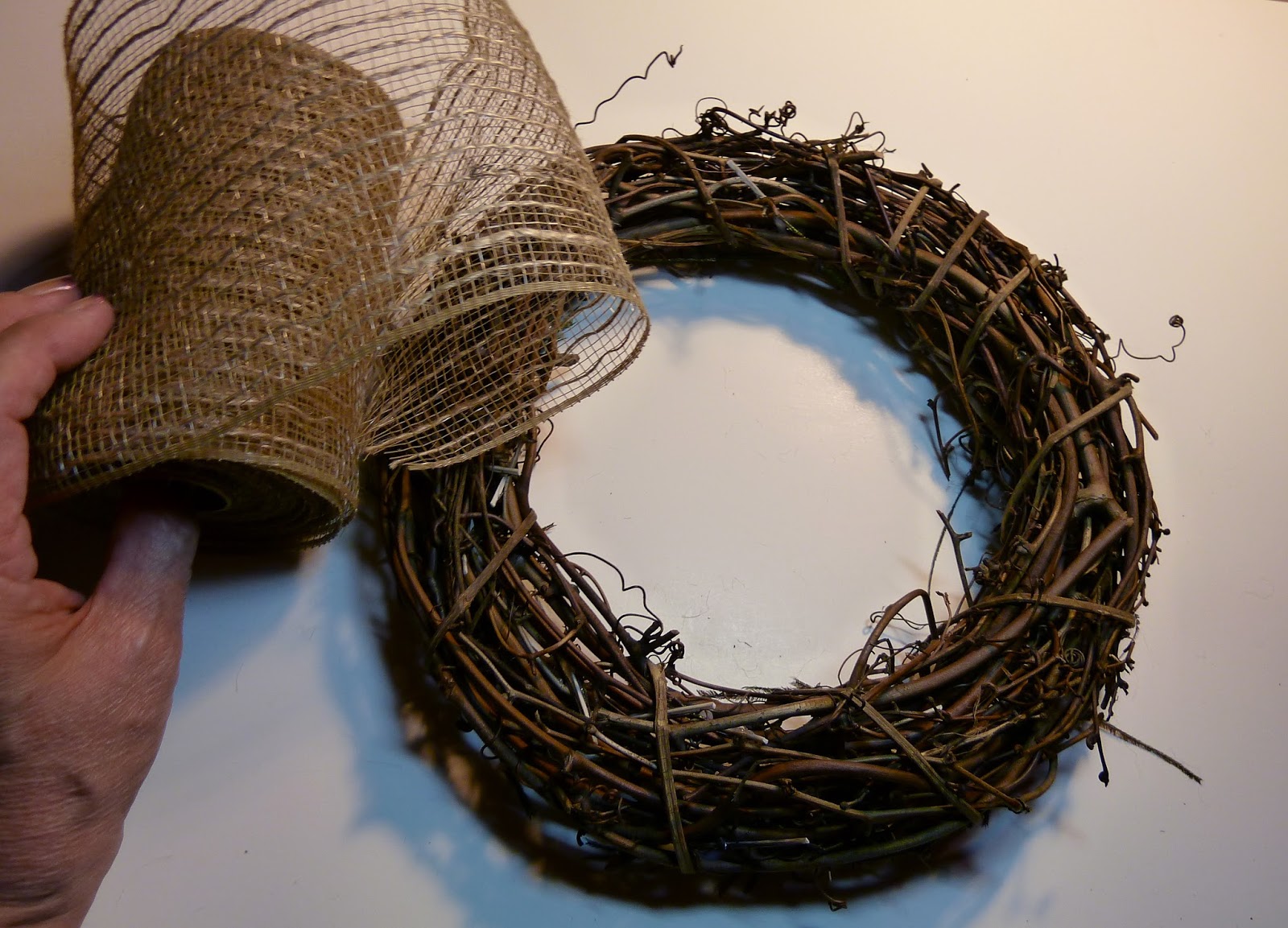 Make it easy crafts Recycled wine cork and burlap ribbon wreath