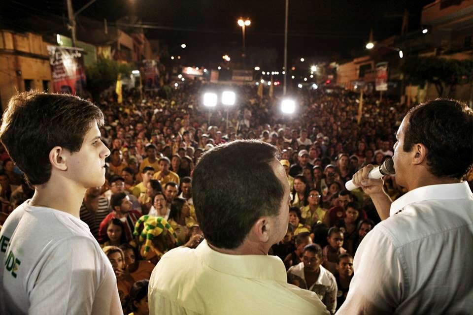 João Campos, Sérgio Miranda e Paulo Câmara em comício em Panelas-PE João Campos, Sérgio Miranda e Paulo Câmara em comício em Panelas-PE