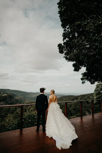 WHITE PARROT PHOTOGRAPHY AND FILM SCENIC RIM WEDDINGS GOLD COAST AUSTRALIAN DESIGNER
