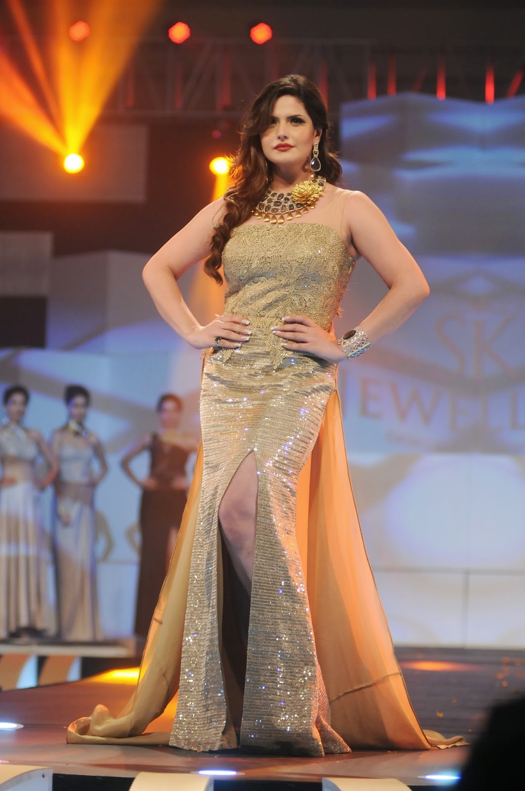 Huma Qureshi, Shraddha Kapoor, Aditi Rao Hydari, Zarine Khan, Neetu