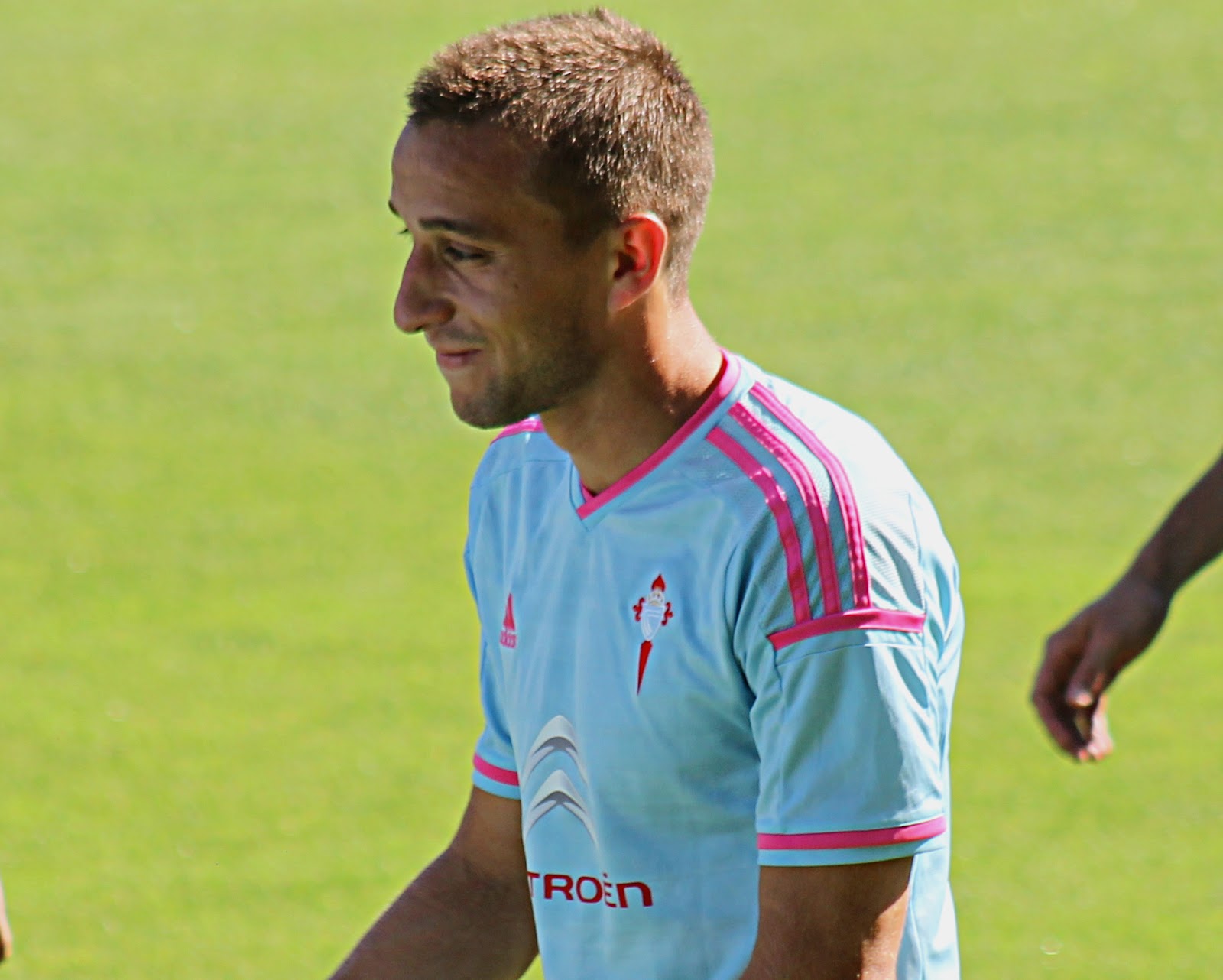 Jordan Domínguez la elegancia vestida de