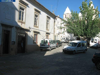 STREETS / Largo de João José le Coco, Castelo de Vide, Portugal