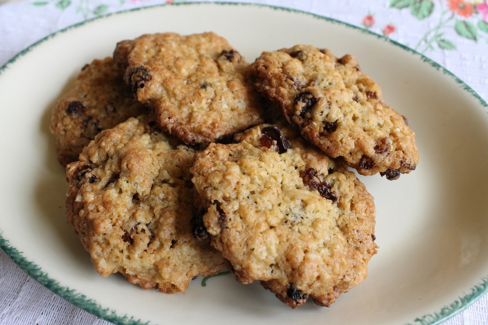 JibberJabberUK Oat and Sultana Cookies