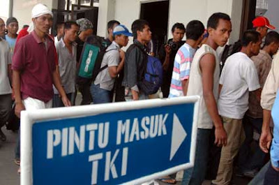Hampir 25% Pekerja Asing Malaysia Asal Indonesia