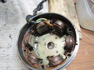 A look inside the stator assembly - Yamaha RD125A 1974