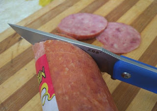 ніж для ковбаси