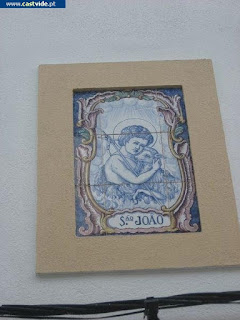 Azulejos e Placas de Pedra de Castelo de Vide, Portugal (Tiles)