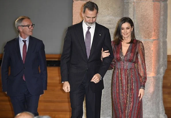 Queen Letizia wore Intropia Lurex details silk midi dress and LODI burgundy suede ankle strap pumps