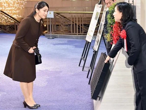 Princess Mako, eldest daughter of Prince Akishino, attended the awards ceremony held at the Meiji Hall