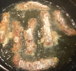 How to make steak fingers, best chicken fried steak fingers, old fashioned steak fingers, steak fingers and gravy recipe, chicken fried steak fingers with country gravy