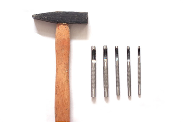 Martillo y sacabocados