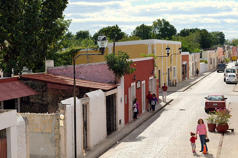Maisons colorées dans une rue de Valladolid