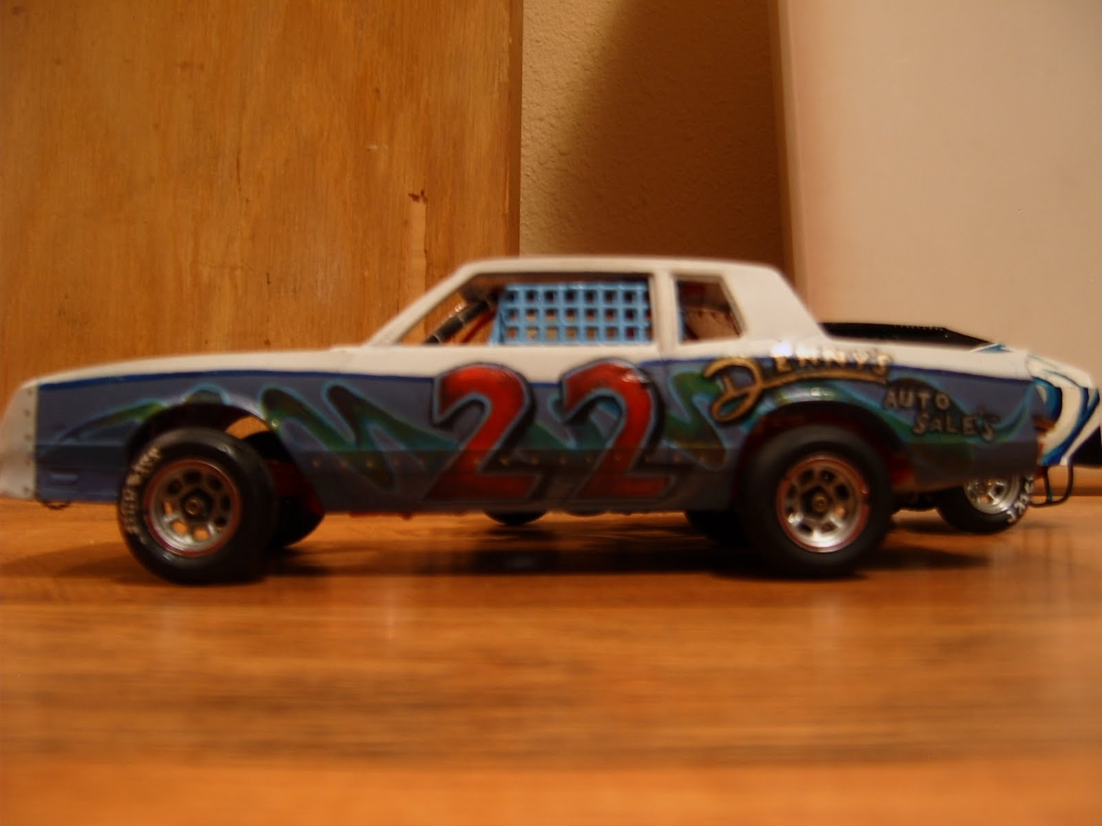 Building 1:24 dirt track models