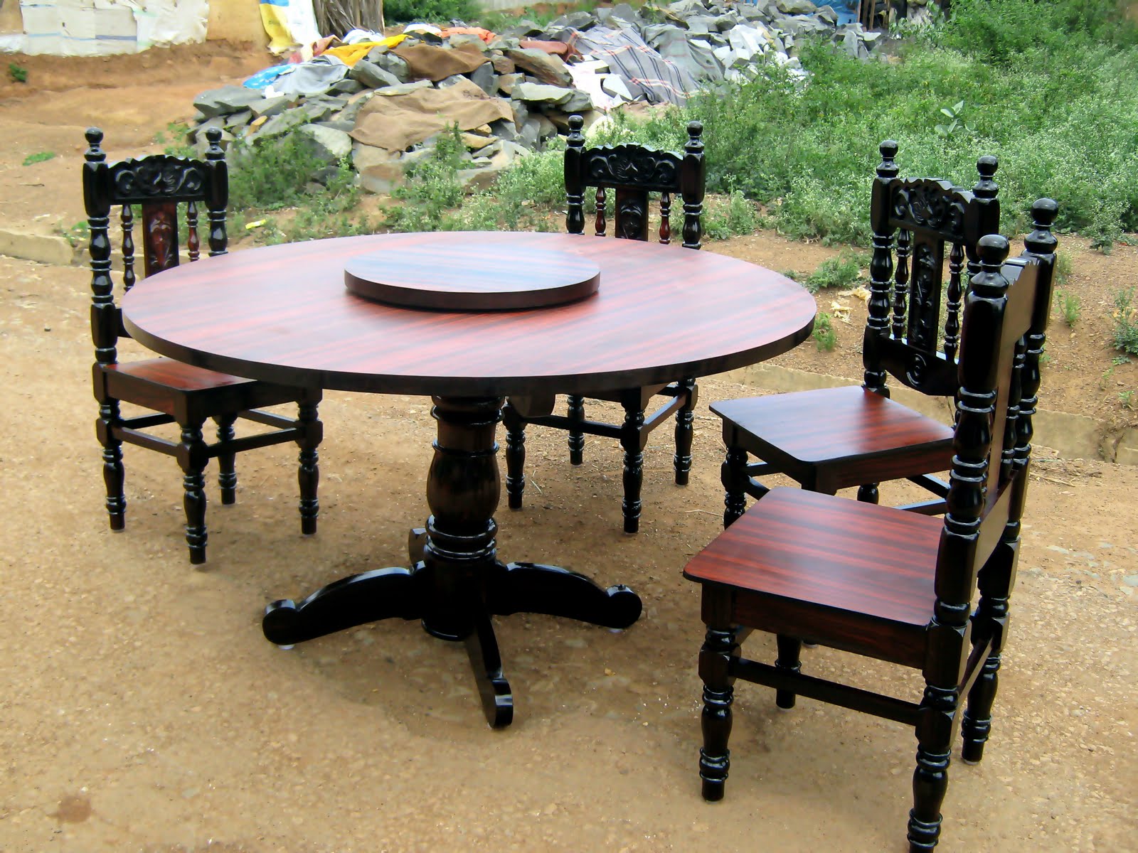 Shehan Furnitures: Single Legged Dining Table