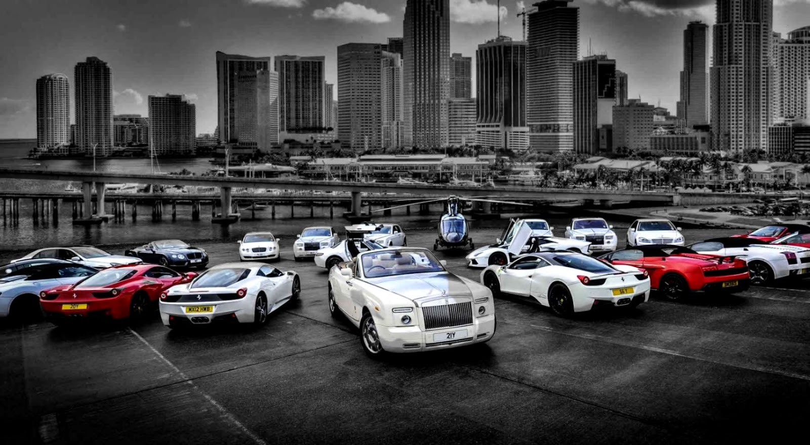 Luxurious Car Rental Wallpapers Gallery