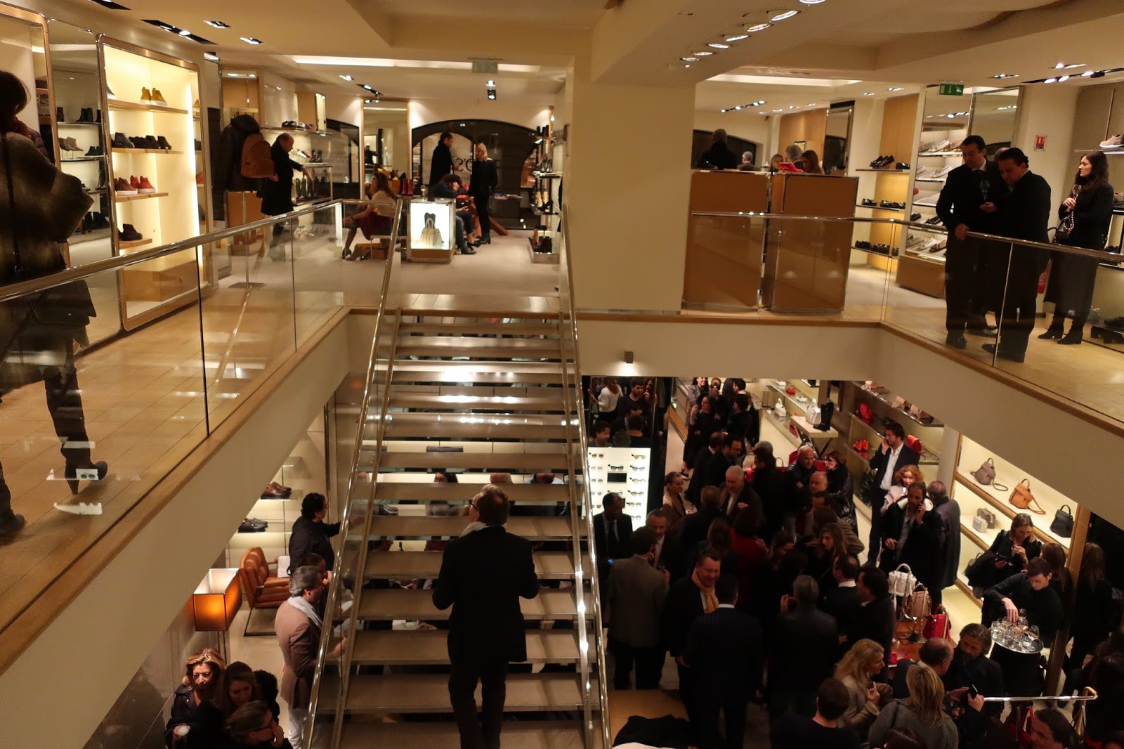 INTERNATIONAL LUXURY CONSULTING TOD'S SOTHEBY'S International