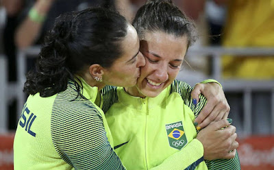 Após a prata no Rio, Àgatha e Bárbara desfazem parceria Após a prata no Rio, Àgatha e Bárbara desfazem parceria