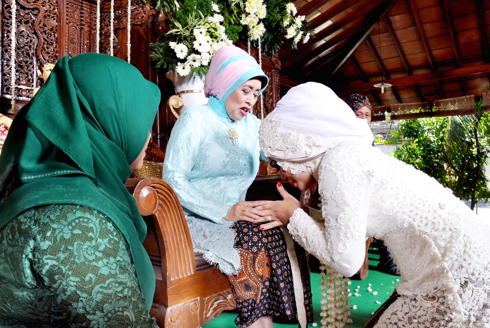 kebaya akad sederhana 