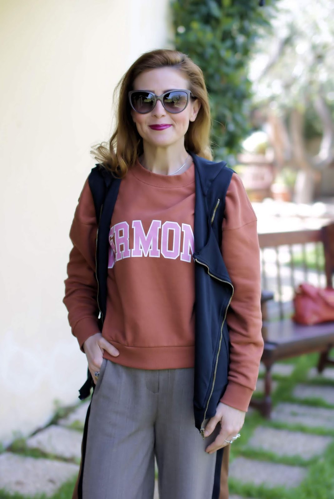 How to wear button side pants: casual layered look on Fashion and Cookies fashion blog, fashion blogger style