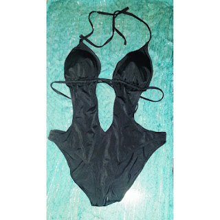 Swimsuit Shopping Over 30 - 5 Tips To Ease The Pain - One Piece - Hips And Strings - Sometimes Serious Blog http://www.sometimes-serious.com/2016/08/swimsuit-shopping-after-30-5-tips-to.html