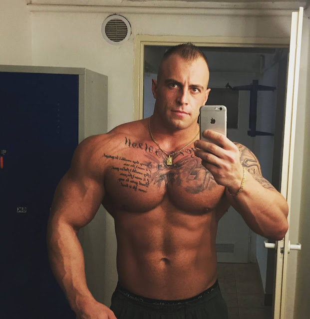 Muscle Lover: Polish muscle hunk Krzysztof Piekarz