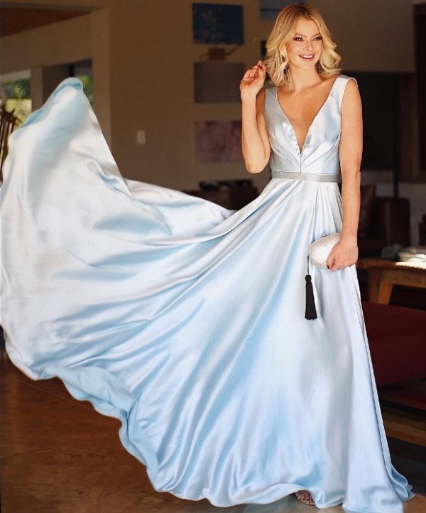 vestido de festa azul pastel