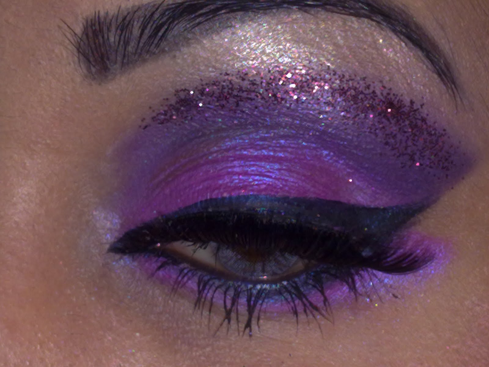 Love Makeup Safira Purple Glitter Makeup Look